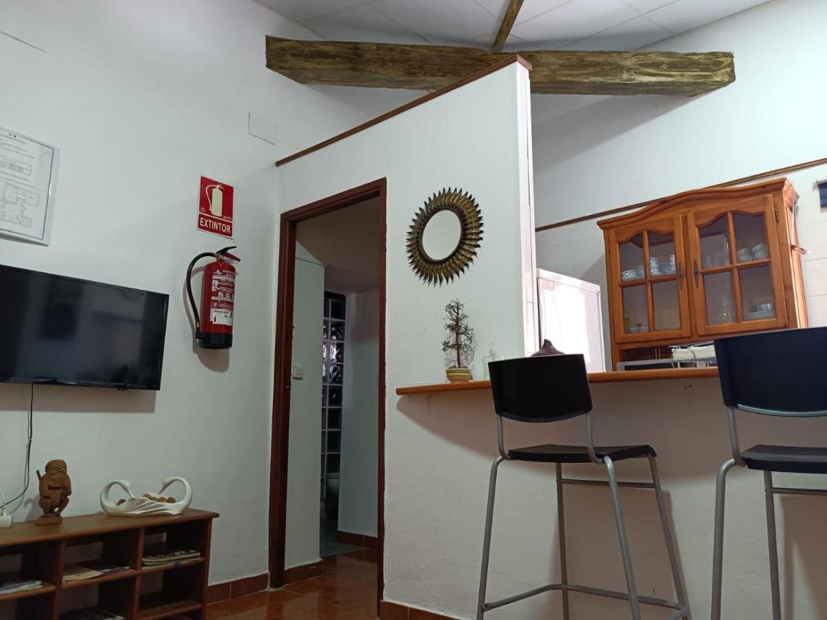 Apartamento Turistico Muralla De กาเซเรส ภายนอก รูปภาพ