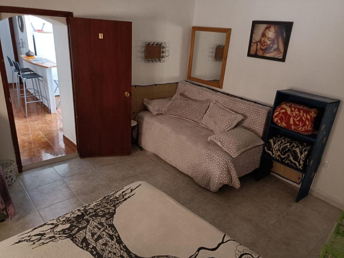 Apartamento Turistico Muralla De กาเซเรส ภายนอก รูปภาพ